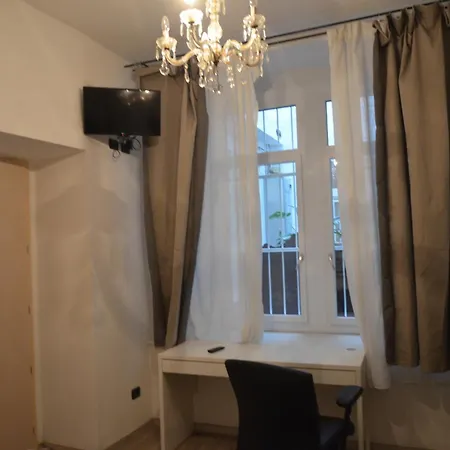 La Loggia Del Castello 3* טרנטו
