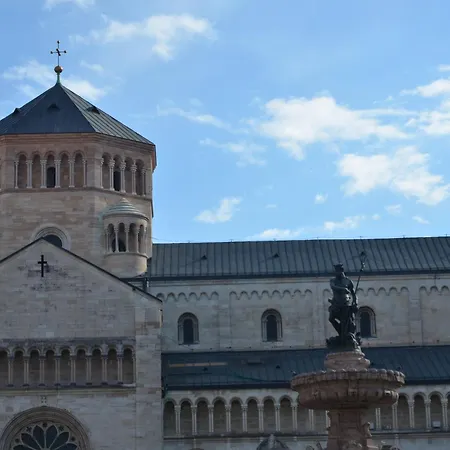 Oda ve Kahvaltı La Loggia Del Castello 4*