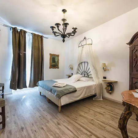 Oda ve Kahvaltı La Loggia Del Castello Trento