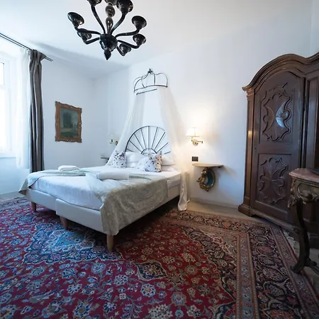 La Loggia Del Castello Trydent