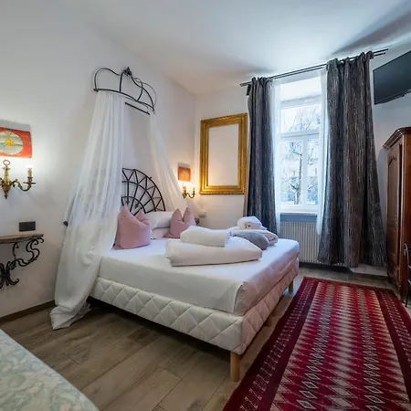 La Loggia Del Castello 3* טרנטו