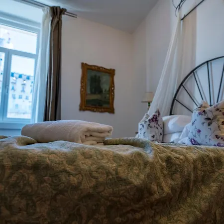 La Loggia Del Castello Bed & Breakfast 3*