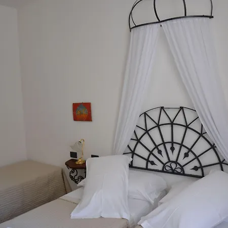 La Loggia Del Castello Frühstückspension Trient