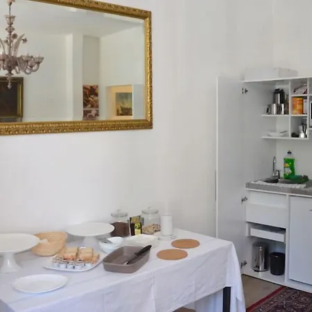 La Loggia Del Castello Oda ve Kahvaltı 4*