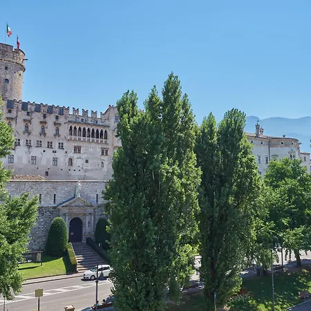 Oda ve Kahvaltı La Loggia Del Castello 4*