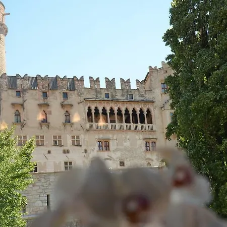 La Loggia Del Castello Oda ve Kahvaltı Trento