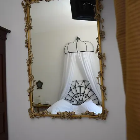 Oda ve Kahvaltı La Loggia Del Castello 4*