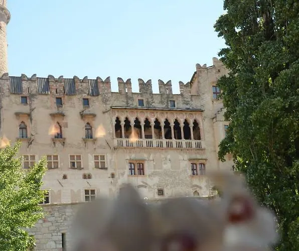 La Loggia Del Castello Alojamento de Acomodação e Pequeno-almoço Trento